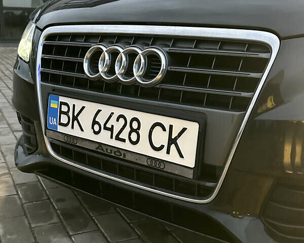 Чорний Ауді А4, об'ємом двигуна 1.97 л та пробігом 243 тис. км за 11400 $, фото 4 на Automoto.ua