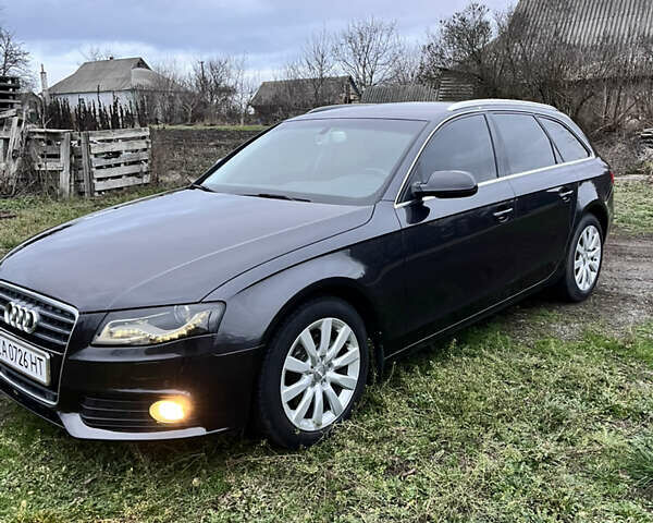 Черный Ауди А4, объемом двигателя 2 л и пробегом 380 тыс. км за 10500 $, фото 7 на Automoto.ua