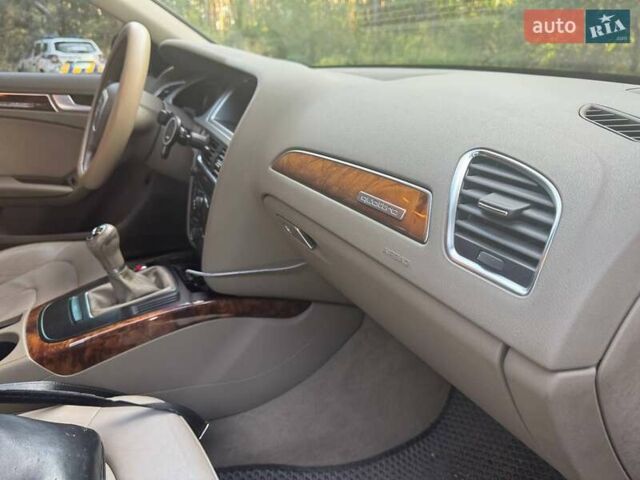 Чорний Ауді А4, об'ємом двигуна 2 л та пробігом 140 тис. км за 12500 $, фото 10 на Automoto.ua