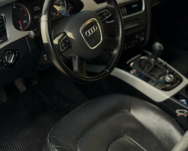Черный Ауди А4, объемом двигателя 2 л и пробегом 288 тыс. км за 8250 $, фото 9 на Automoto.ua