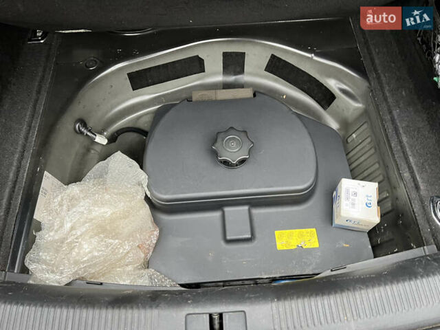 Черный Ауди А4, объемом двигателя 1.97 л и пробегом 270 тыс. км за 10200 $, фото 15 на Automoto.ua