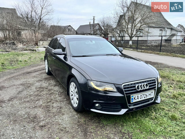 Чорний Ауді А4, об'ємом двигуна 2 л та пробігом 380 тис. км за 10200 $, фото 13 на Automoto.ua