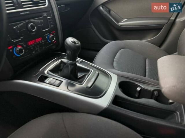 Чорний Ауді А4, об'ємом двигуна 1.97 л та пробігом 257 тис. км за 13000 $, фото 15 на Automoto.ua