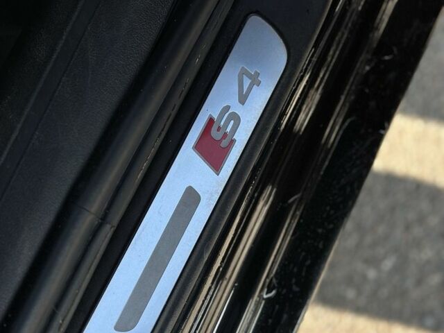 Чорний Ауді А4, об'ємом двигуна 2 л та пробігом 270 тис. км за 9850 $, фото 21 на Automoto.ua