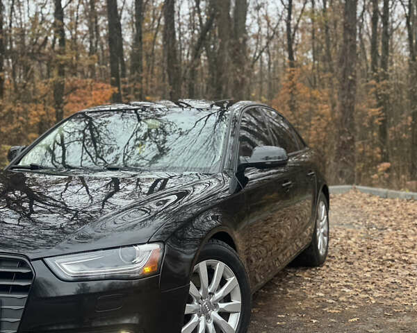 Черный Ауди А4, объемом двигателя 1.98 л и пробегом 267 тыс. км за 9200 $, фото 5 на Automoto.ua