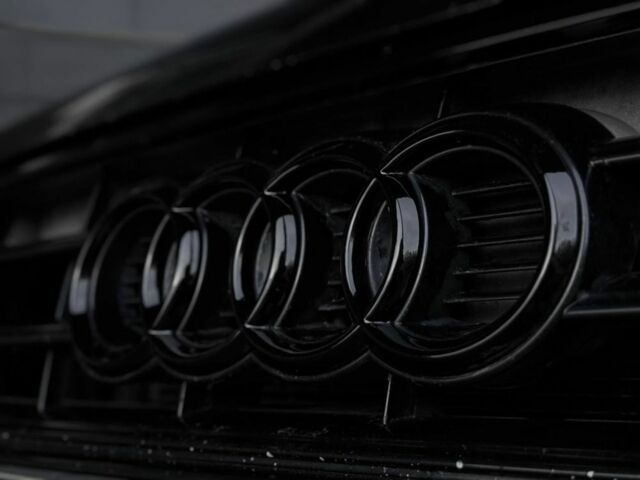 Чорний Ауді А4, об'ємом двигуна 1.8 л та пробігом 284 тис. км за 9200 $, фото 1 на Automoto.ua