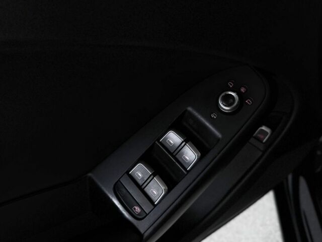 Чорний Ауді А4, об'ємом двигуна 1.8 л та пробігом 284 тис. км за 9200 $, фото 20 на Automoto.ua