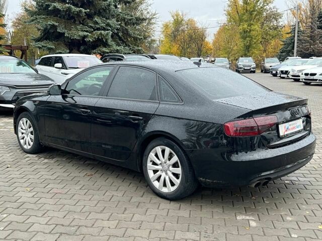 Ауди А4 2012 в Кривом Роге на Automoto.ua Черный Ауди А4, объемом двигателя 2 л и пробегом 276 тыс. км за 10400 $, фото 4 на Automoto.ua