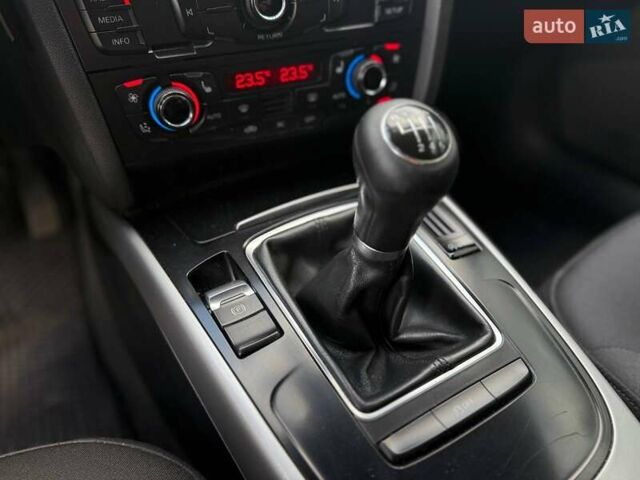 Чорний Ауді А4, об'ємом двигуна 1.97 л та пробігом 257 тис. км за 13000 $, фото 14 на Automoto.ua