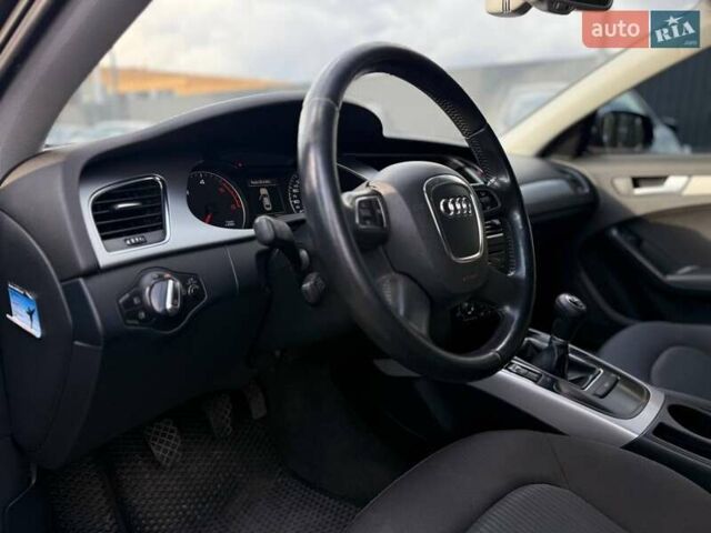 Чорний Ауді А4, об'ємом двигуна 1.97 л та пробігом 257 тис. км за 13000 $, фото 10 на Automoto.ua