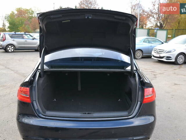 Чорний Ауді А4, об'ємом двигуна 1.98 л та пробігом 232 тис. км за 9999 $, фото 17 на Automoto.ua