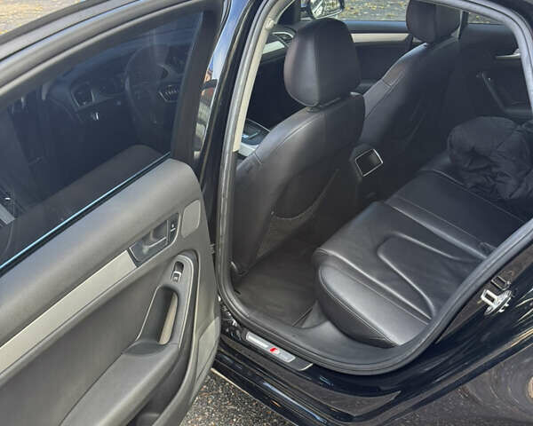 Ауді А4 2013 у Харкові на Automoto.ua Чорний Ауді А4, об'ємом двигуна 1.98 л та пробігом 230 тис. км за 10999 $, фото 13 на Automoto.ua