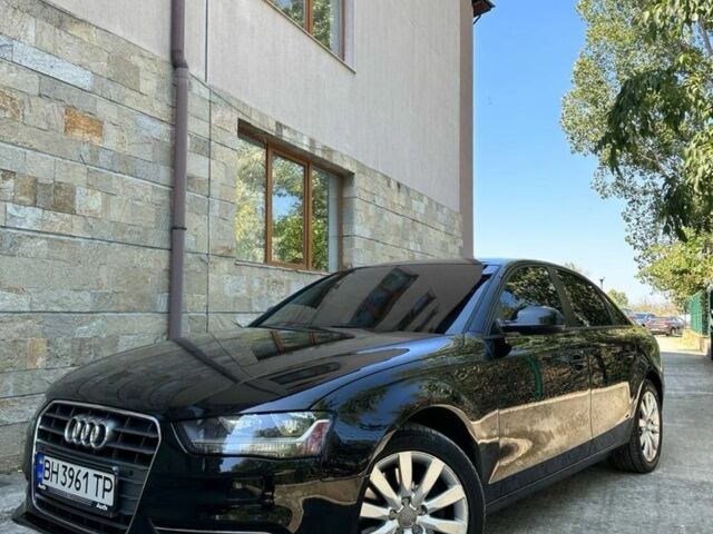 Ауді А4 2013 у Одесі на Automoto.ua Чорний Ауді А4, об'ємом двигуна 2 л та пробігом 172 тис. км за 14500 $, фото 4 на Automoto.ua