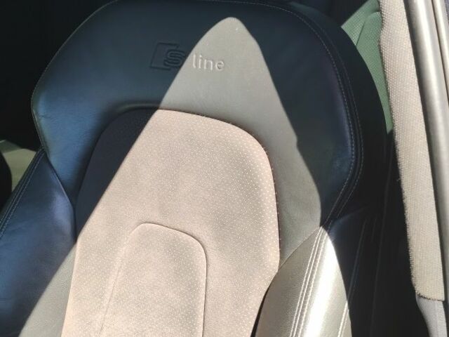 Черный Ауди А4, объемом двигателя 2 л и пробегом 290 тыс. км за 11500 $, фото 5 на Automoto.ua