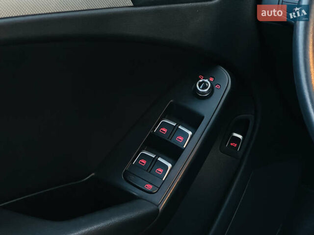 Чорний Ауді А4, об'ємом двигуна 2 л та пробігом 230 тис. км за 10999 $, фото 32 на Automoto.ua