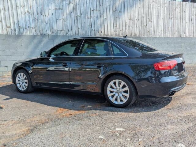 Чорний Ауді А4, об'ємом двигуна 2 л та пробігом 88 тис. км за 4500 $, фото 4 на Automoto.ua