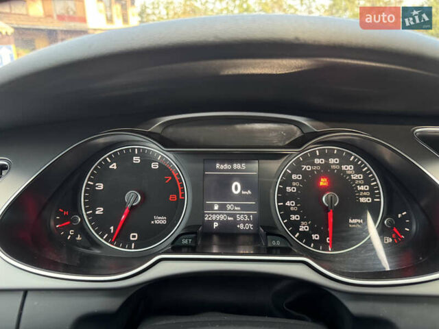 Ауді А4 2013 у Харкові на Automoto.ua Чорний Ауді А4, об'ємом двигуна 1.98 л та пробігом 230 тис. км за 10999 $, фото 17 на Automoto.ua