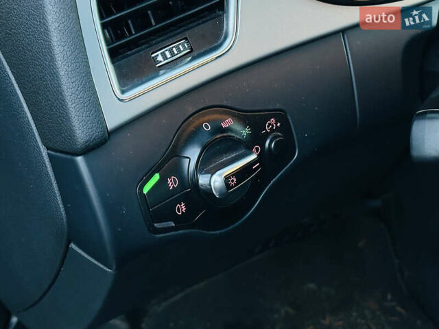 Чорний Ауді А4, об'ємом двигуна 2 л та пробігом 230 тис. км за 10999 $, фото 41 на Automoto.ua