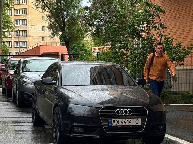Чорний Ауді А4, об'ємом двигуна 2 л та пробігом 150 тис. км за 13500 $, фото 1 на Automoto.ua