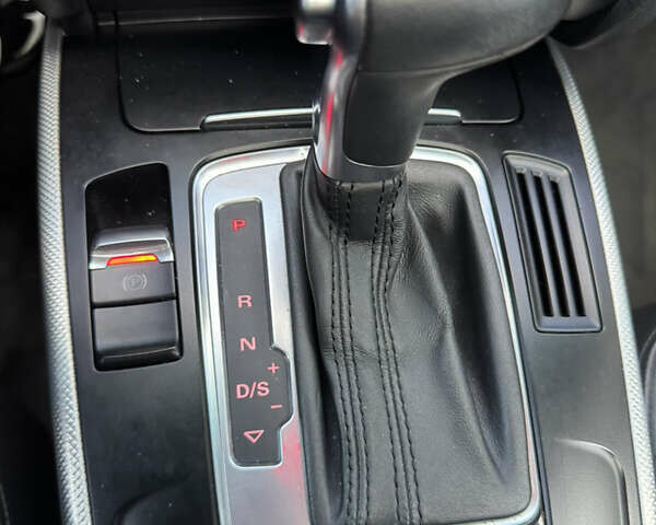 Ауді А4 2013 у Харкові на Automoto.ua Чорний Ауді А4, об'ємом двигуна 1.98 л та пробігом 230 тис. км за 10999 $, фото 19 на Automoto.ua