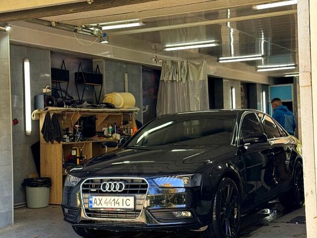 Чорний Ауді А4, об'ємом двигуна 2 л та пробігом 150 тис. км за 13500 $, фото 7 на Automoto.ua