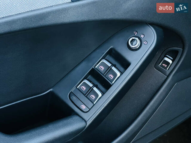 Чорний Ауді А4, об'ємом двигуна 2 л та пробігом 230 тис. км за 10999 $, фото 40 на Automoto.ua