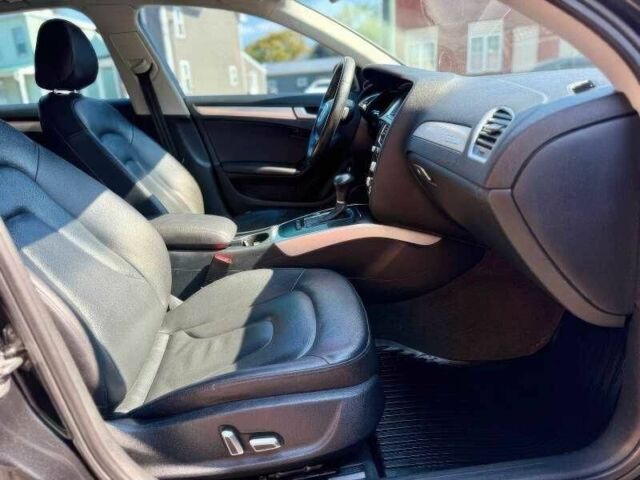 Черный Ауди А4, объемом двигателя 2 л и пробегом 132 тыс. км за 3500 $, фото 12 на Automoto.ua