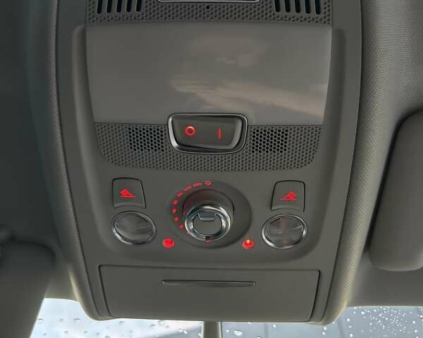 Черный Ауди А4, объемом двигателя 1.98 л и пробегом 227 тыс. км за 14200 $, фото 10 на Automoto.ua