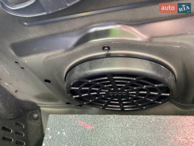 Чорний Ауді А4, об'ємом двигуна 1.98 л та пробігом 200 тис. км за 14200 $, фото 31 на Automoto.ua