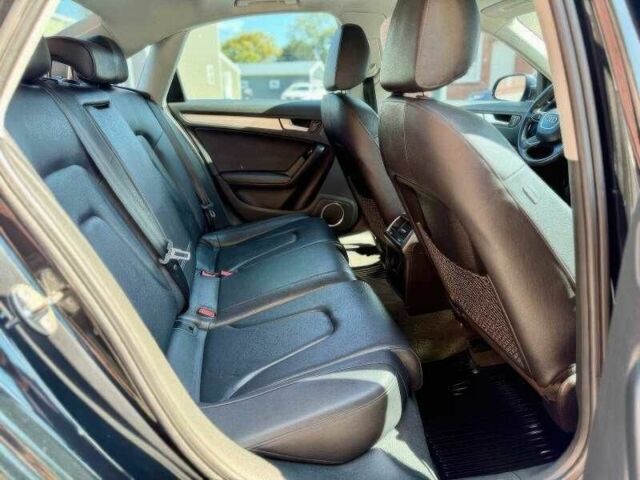 Черный Ауди А4, объемом двигателя 2 л и пробегом 132 тыс. км за 3500 $, фото 11 на Automoto.ua