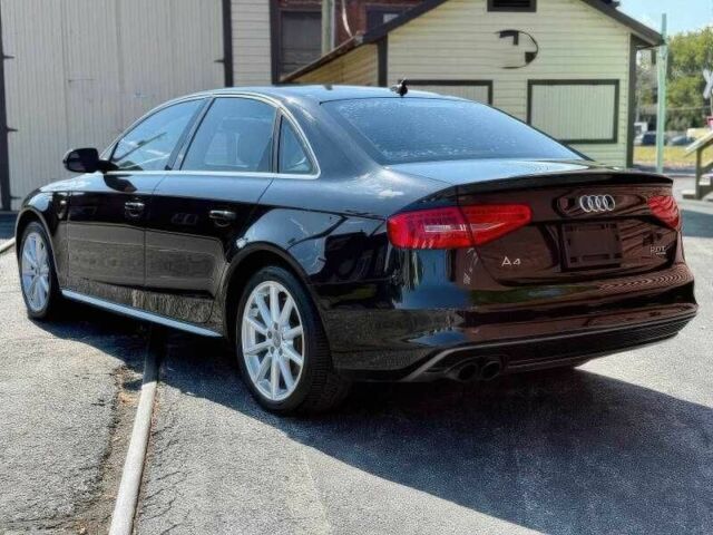 Черный Ауди А4, объемом двигателя 2 л и пробегом 132 тыс. км за 3500 $, фото 4 на Automoto.ua