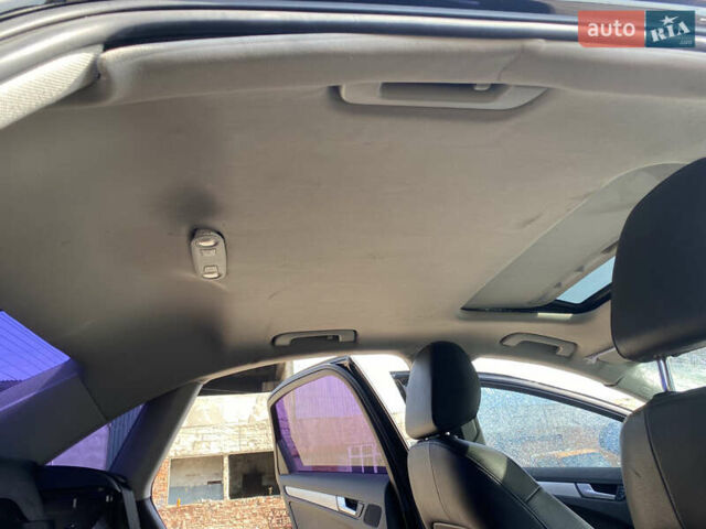 Чорний Ауді А4, об'ємом двигуна 1.98 л та пробігом 220 тис. км за 6000 $, фото 13 на Automoto.ua