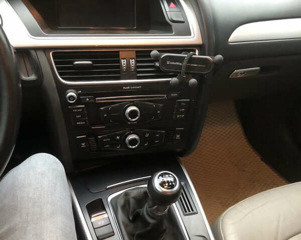 Чорний Ауді А4, об'ємом двигуна 1.98 л та пробігом 219 тис. км за 12700 $, фото 4 на Automoto.ua