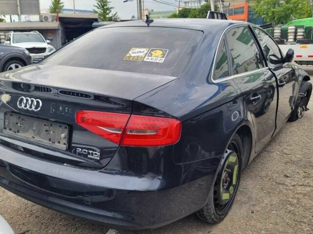 Чорний Ауді А4, об'ємом двигуна 2 л та пробігом 121 тис. км за 4900 $, фото 2 на Automoto.ua