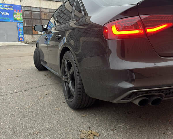 Черный Ауди А4, объемом двигателя 2 л и пробегом 256 тыс. км за 11000 $, фото 2 на Automoto.ua