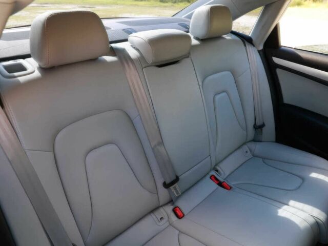 Чорний Ауді А4, об'ємом двигуна 2 л та пробігом 83 тис. км за 8000 $, фото 14 на Automoto.ua