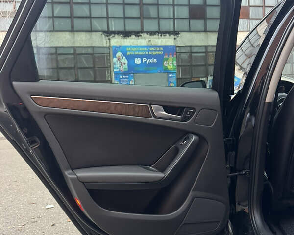 Черный Ауди А4, объемом двигателя 2 л и пробегом 256 тыс. км за 11000 $, фото 9 на Automoto.ua