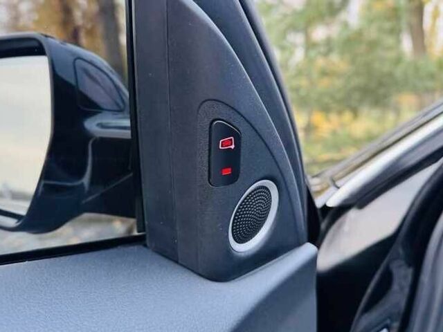 Чорний Ауді А4, об'ємом двигуна 2 л та пробігом 135 тис. км за 10200 $, фото 8 на Automoto.ua