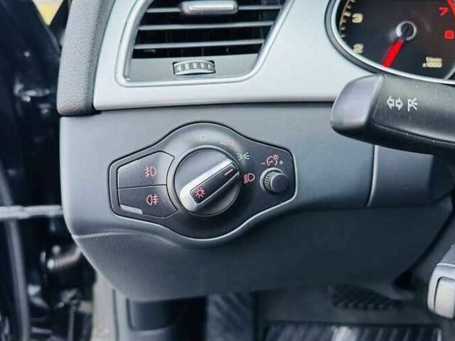 Чорний Ауді А4, об'ємом двигуна 2 л та пробігом 135 тис. км за 10200 $, фото 9 на Automoto.ua