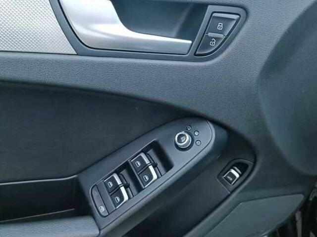 Черный Ауди А4, объемом двигателя 2 л и пробегом 103 тыс. км за 10400 $, фото 3 на Automoto.ua