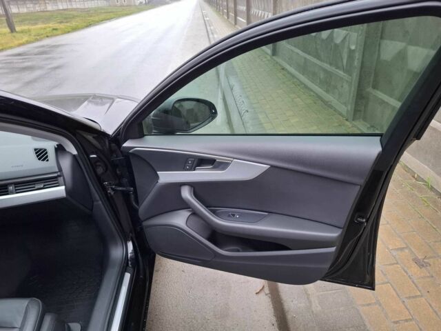 Чорний Ауді А4, об'ємом двигуна 2 л та пробігом 119 тис. км за 20200 $, фото 17 на Automoto.ua