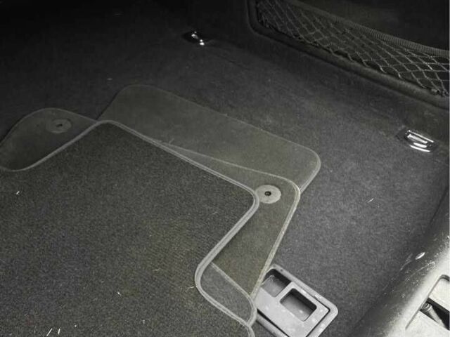 Черный Ауди А4, объемом двигателя 0 л и пробегом 97 тыс. км за 8400 $, фото 9 на Automoto.ua