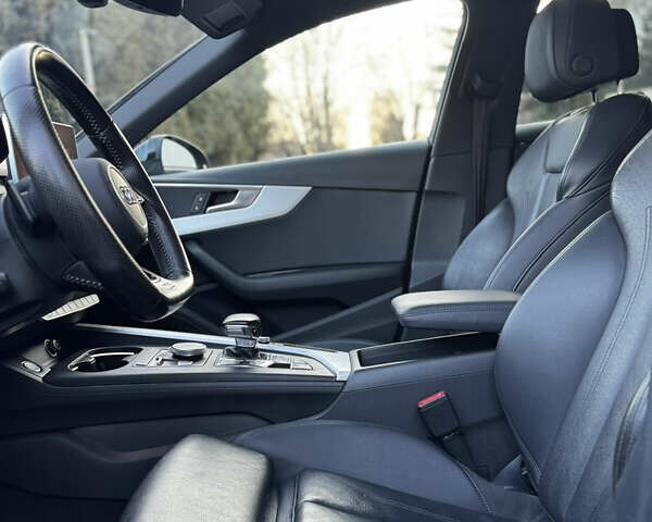 Черный Ауди А4, объемом двигателя 2 л и пробегом 132 тыс. км за 18900 $, фото 16 на Automoto.ua