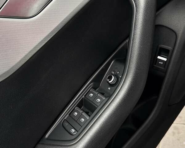 Ауди А4 2016 в Львове на Automoto.ua Черный Ауди А4, объемом двигателя 2 л и пробегом 84 тыс. км за 23499 $, фото 28 на Automoto.ua