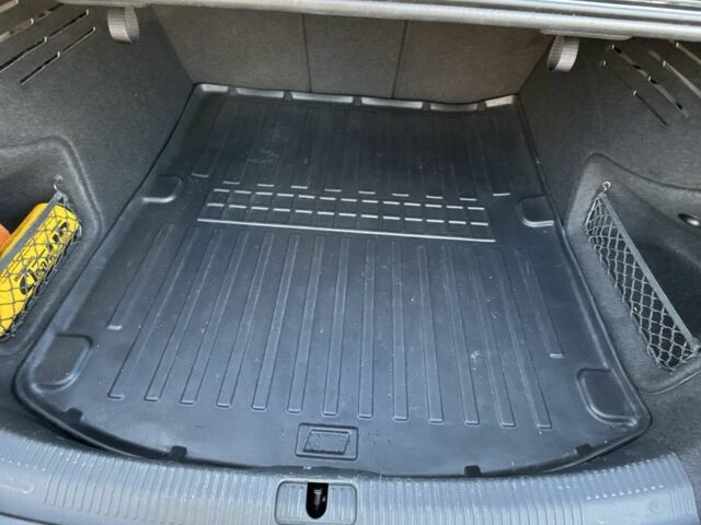 Чорний Ауді А4, об'ємом двигуна 2 л та пробігом 170 тис. км за 16600 $, фото 18 на Automoto.ua