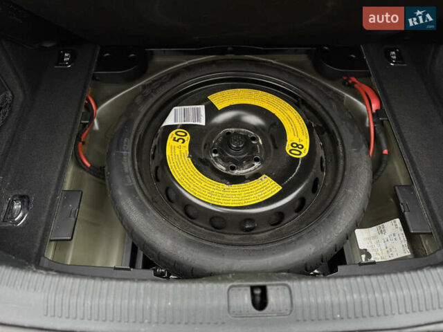 Чорний Ауді А4, об'ємом двигуна 2 л та пробігом 230 тис. км за 14950 $, фото 44 на Automoto.ua