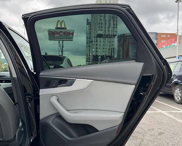 Чорний Ауді А4, об'ємом двигуна 2 л та пробігом 169 тис. км за 20500 $, фото 324 на Automoto.ua