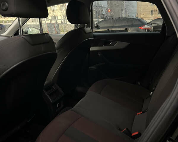 Черный Ауди А4, объемом двигателя 1.98 л и пробегом 120 тыс. км за 17500 $, фото 16 на Automoto.ua