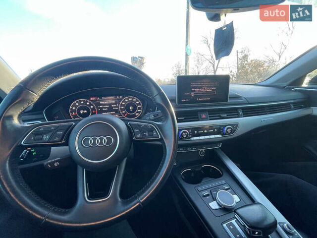 Черный Ауди А4, объемом двигателя 1.98 л и пробегом 184 тыс. км за 20000 $, фото 5 на Automoto.ua