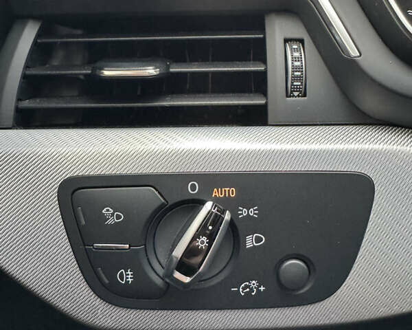 Черный Ауди А4, объемом двигателя 1.98 л и пробегом 98 тыс. км за 17500 $, фото 11 на Automoto.ua